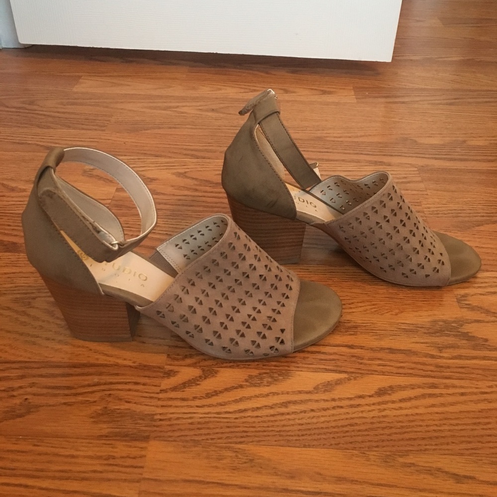 Lesley Suede Sandals